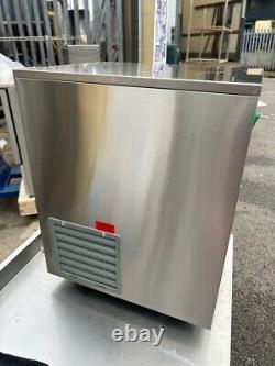 B-Grade Brand New Polar Countertop Ice Machine 20kg Output T316