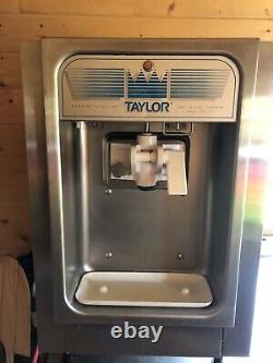 Taylor 152-40 Soft serve ice cream machine 13amp Single Phase