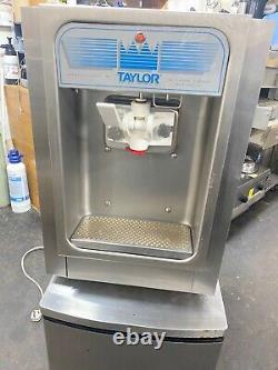 Taylor 152 Counter Top Frozen Yoghurt / Ice Cream Whippy Machine Soft Serve