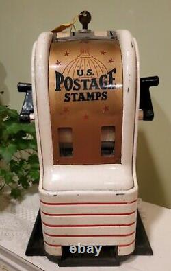 US POSTAGE STAMPS Vending Machine Counter Top WORKS with ORIGINAL KEY VINTAGE